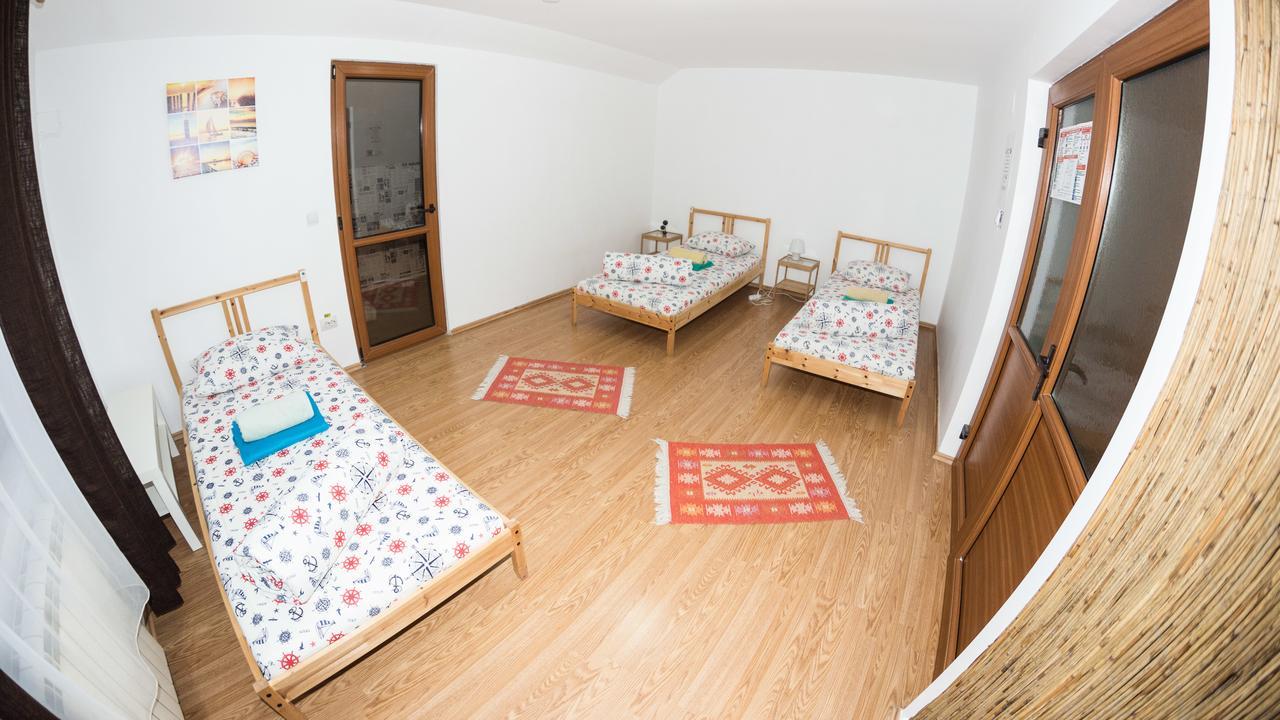 Exit Routine Hostel Тимишоара Экстерьер фото